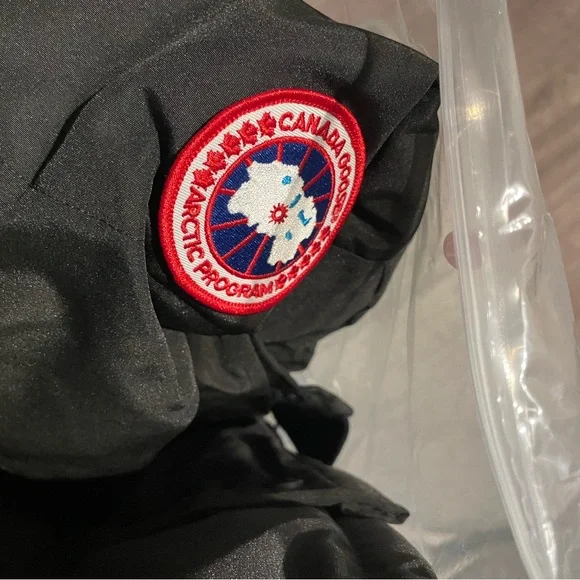 CANADA GOOSE MACMILLAN PARKA
Brand New With Tags +MATCHING FREE BEANIE - Picture 3 of 7